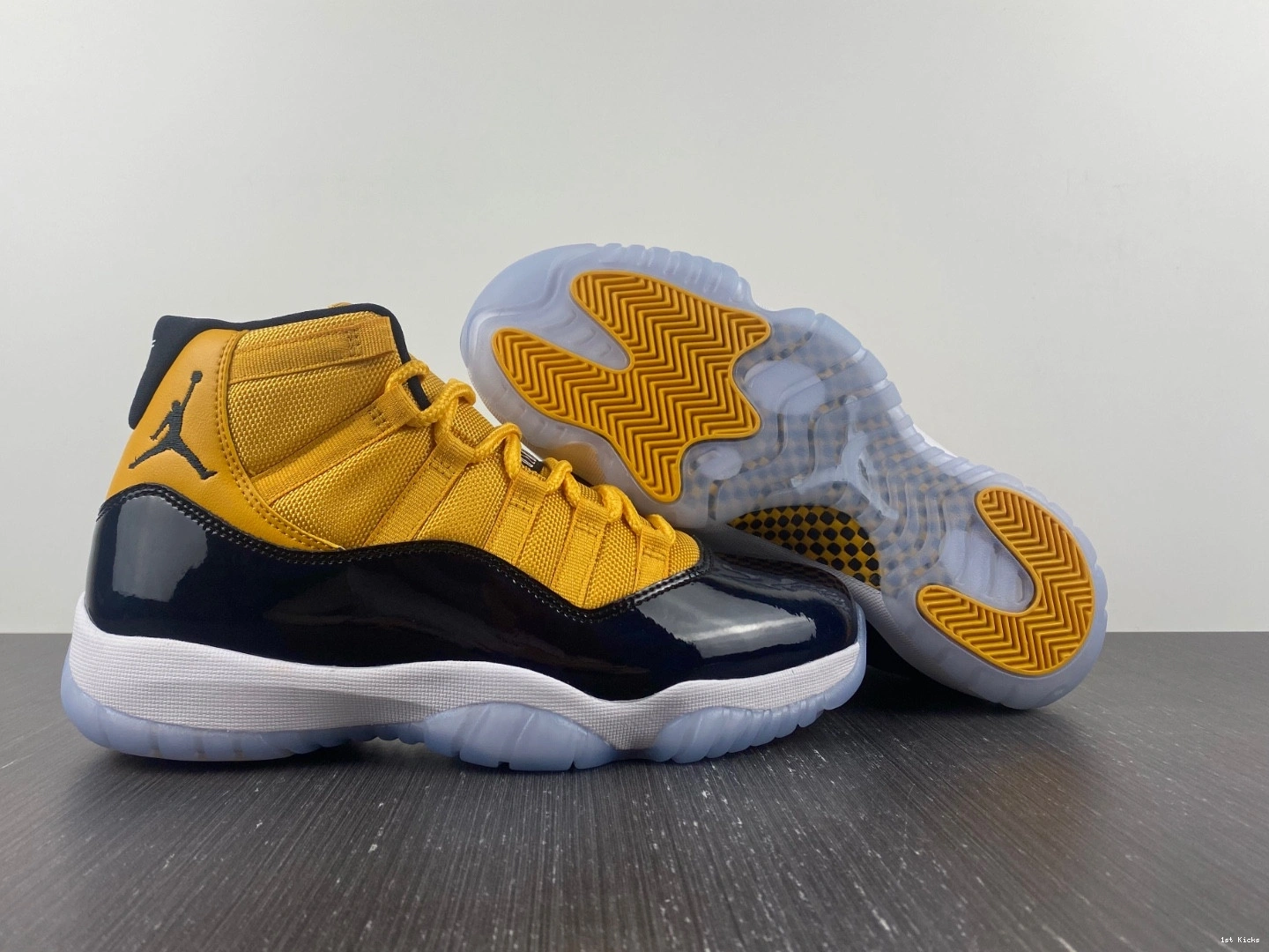 Air Jordan CT8012-118 11 White Retro Black Yellow 0114